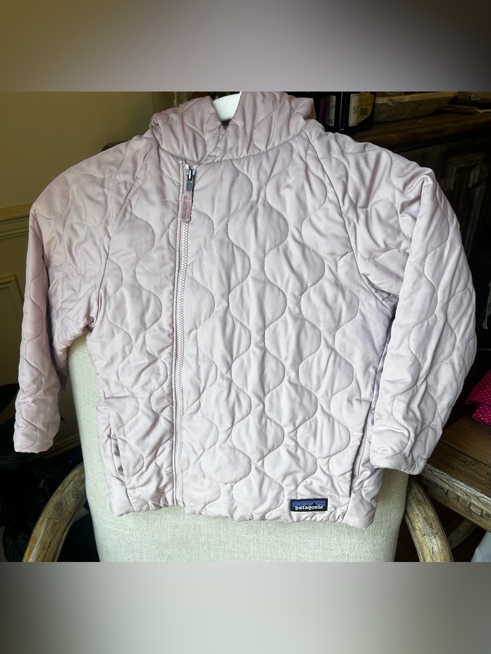 Patagonia Kids Hooded Quilted Puffer Jacket in pink size 5 EUC